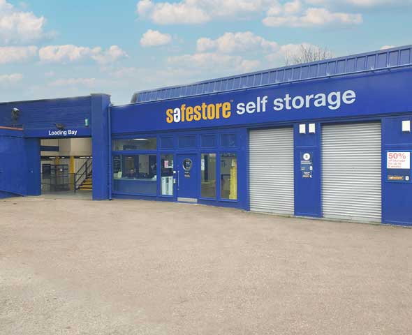 Safestore self storage Alexandra Palace - Reception & loading bays