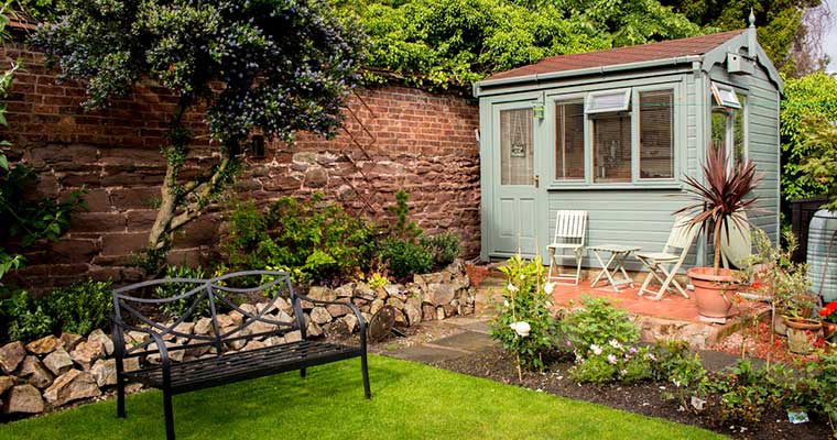 Declutter Garden How to declutter your garden in 5 steps | Safestore