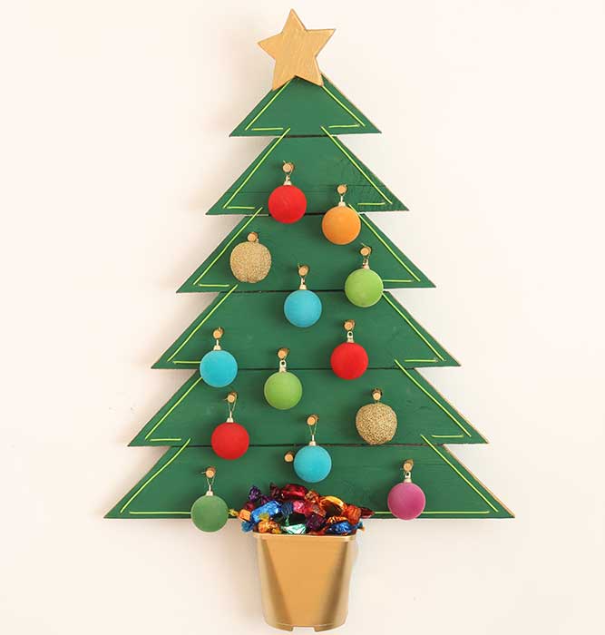 SAFESTORE-pallet-christmas-tree-project-finished-6-(1).jpg