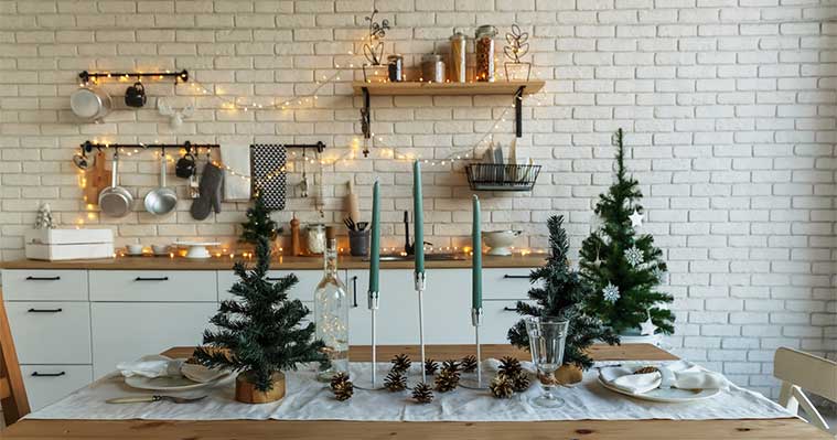 Deck the Halls, Not Clutter: Preparing Your Home for Christmas