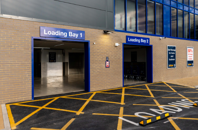 Safestore loading bay parking at Hemel Hempsted