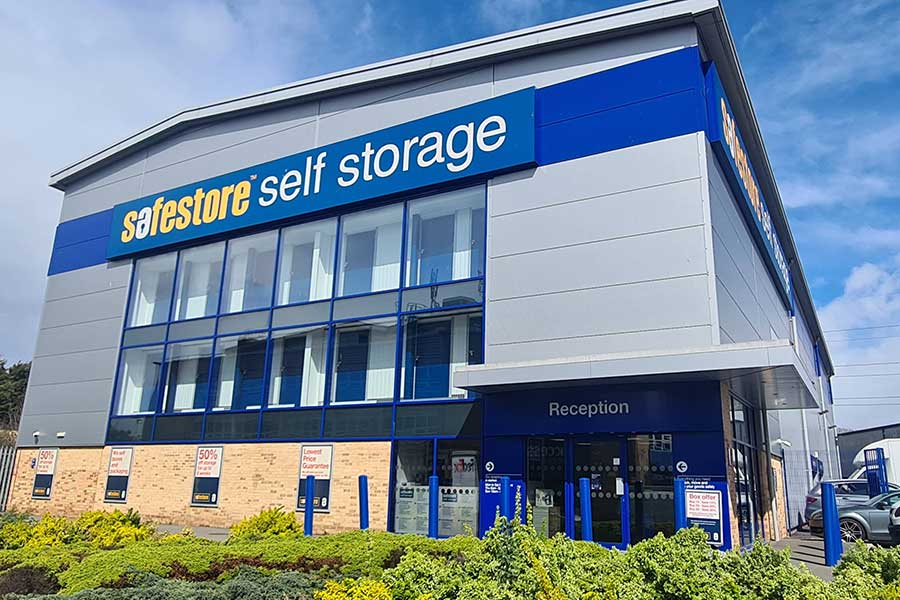 Safestore self storage facility in London - secure and accessible